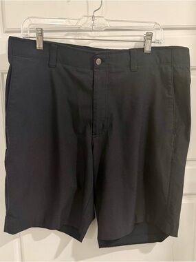 Callaway Black Flat-Front Golf Shorts 36”